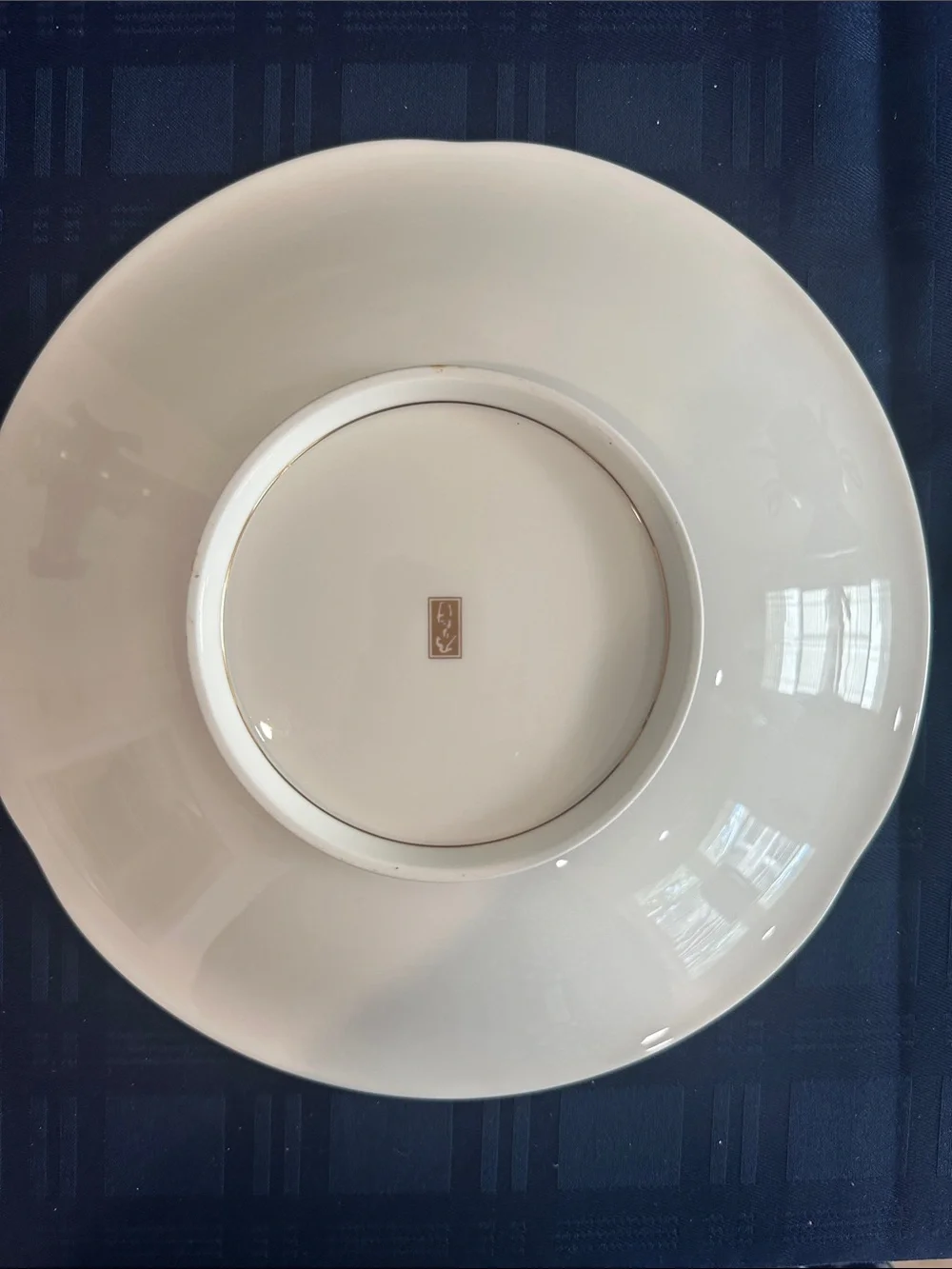 Stunning.Noritake Vintage Japanese Dish with beautiful detail raised flowers